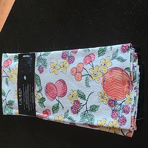 Ralph Lauren Kitchen Towels - Picture 4 of 6